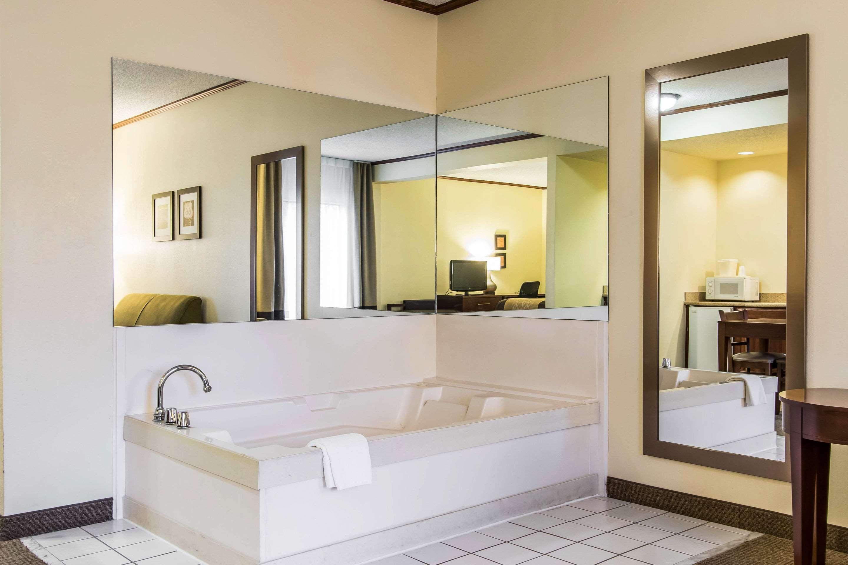 Ardmore Inn & Suites Ardmore Buitenkant foto