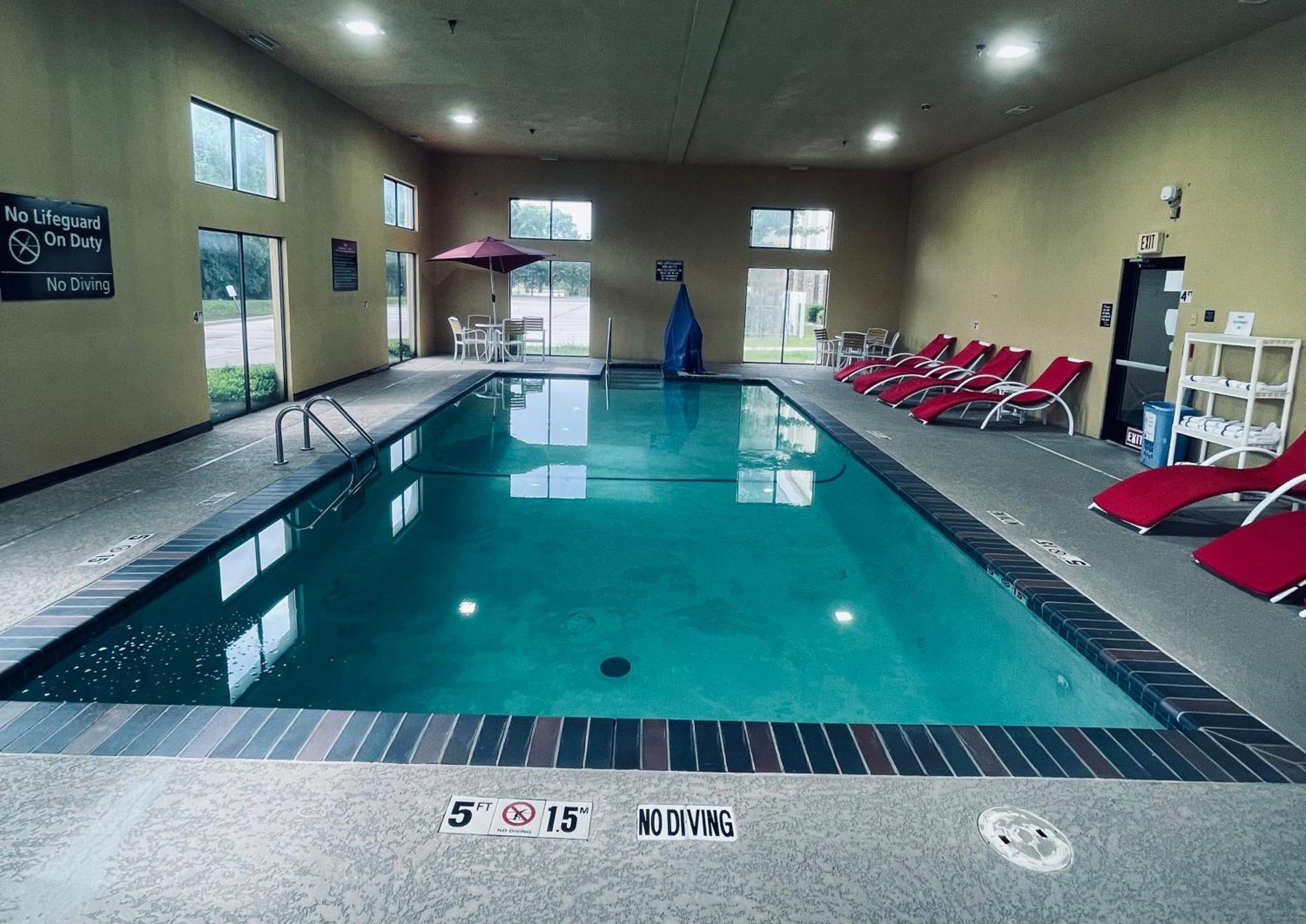 Ardmore Inn & Suites Ardmore Buitenkant foto